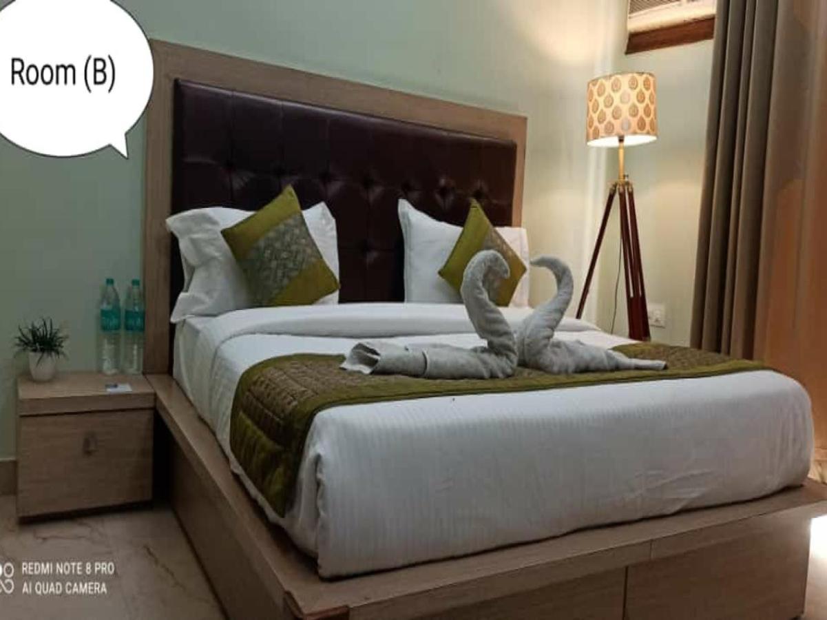 Oyo 74401 Aster Garden Suites Delhi  Eksteriør billede