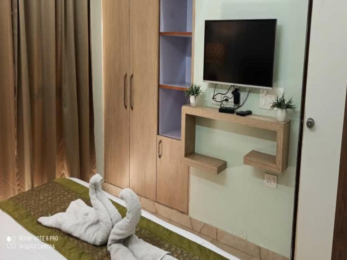 Oyo 74401 Aster Garden Suites Delhi  Eksteriør billede