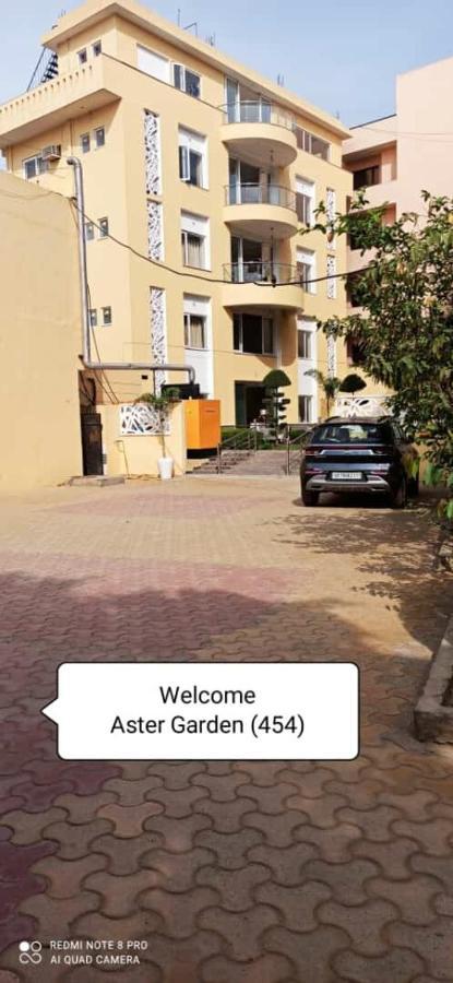 Oyo 74401 Aster Garden Suites Delhi  Eksteriør billede